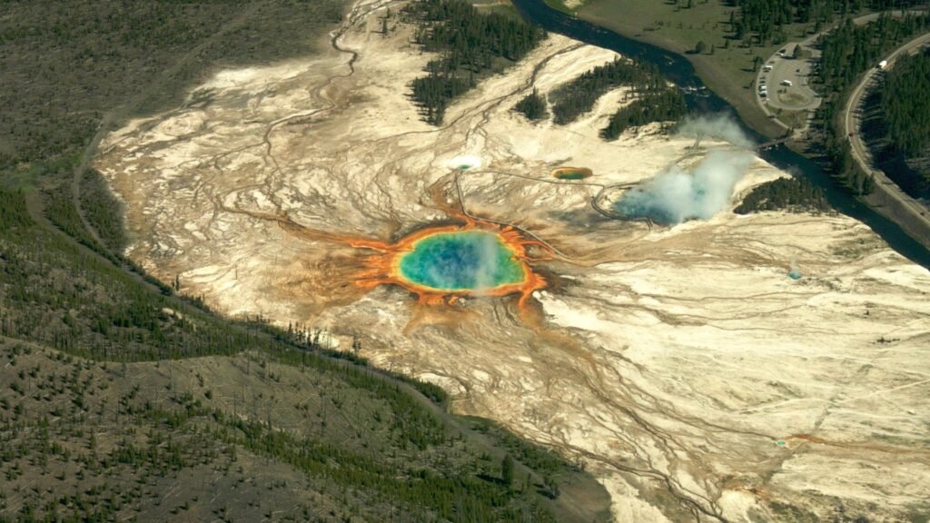 Yellowstone supervolcano mapping