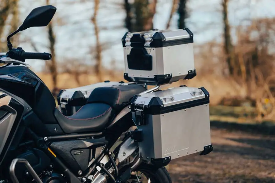 The Helmet Is Just the Beginning: A Standards-Based Guide to Essential Gear for Long-Distance Motorcycle Touring 7 soft vs luggage